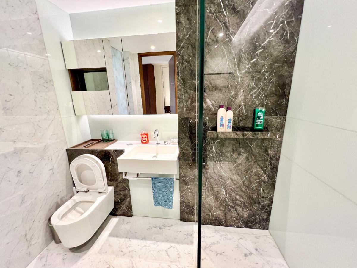 Aparthotel Deluxe Entire Studio Next To Eye & Trafalgar Square Londres